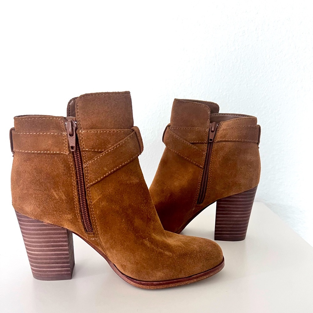 NWOT  Genuine leather ankle booties